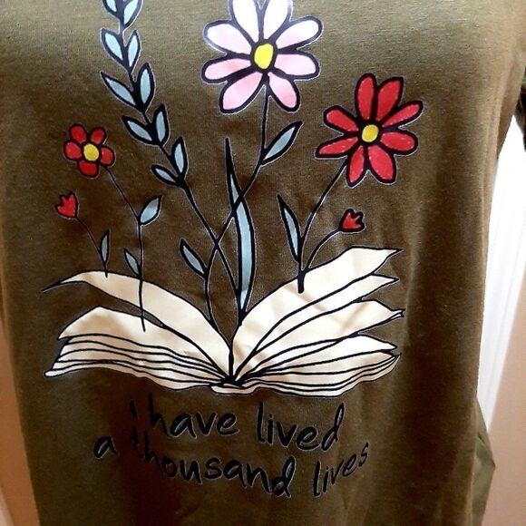 I Have Lived a Thousand Lives Tee Shirt. SZ L - Picture 3 of 6